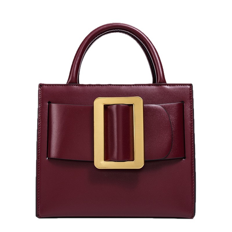 Interior Design Trends 2026 - Bolso de Mano con Hebilla Elegante